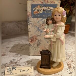 Jan Hagara Tara Figurine. 5982/6000